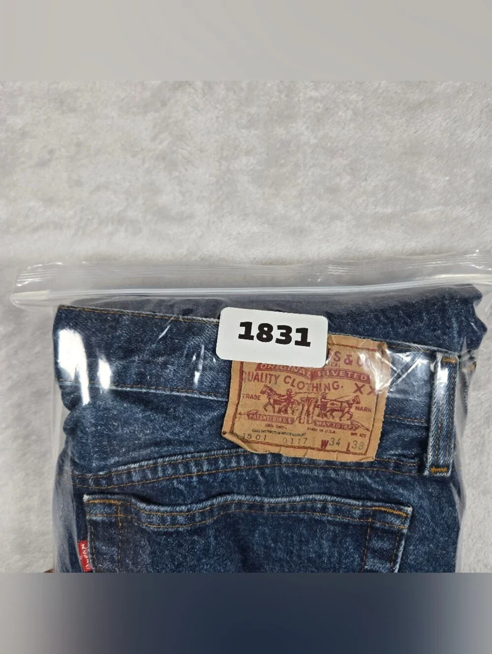 Levis 501 Fuzzy Straight Blue Jeans Mens Size 32x34 Button Fly USA Made 70’s Vtg
